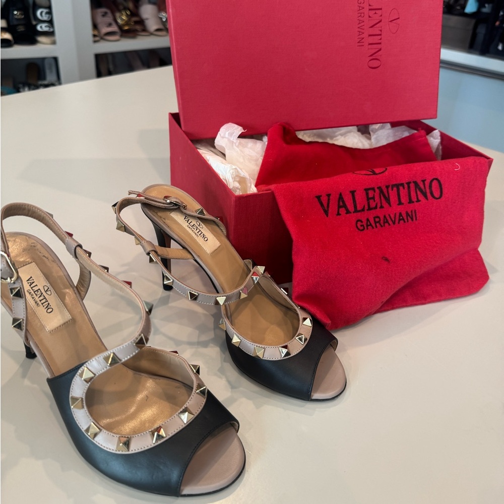 Valentino high heel rockstud like new sandal heels black size 37.5